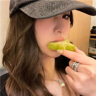 熟悉的她 封面